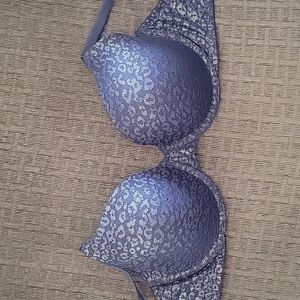 Pink Victoria's secret bra